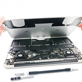 Thay màn hình macbook giá rẻ